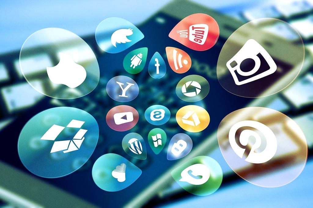 Strategia omnichannel dla FashionHub Warsaw