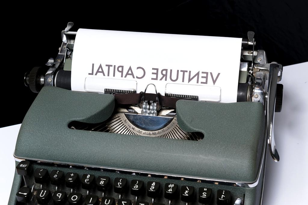 Zespół analityków przeprowadzający badanie rynku i konkurencji